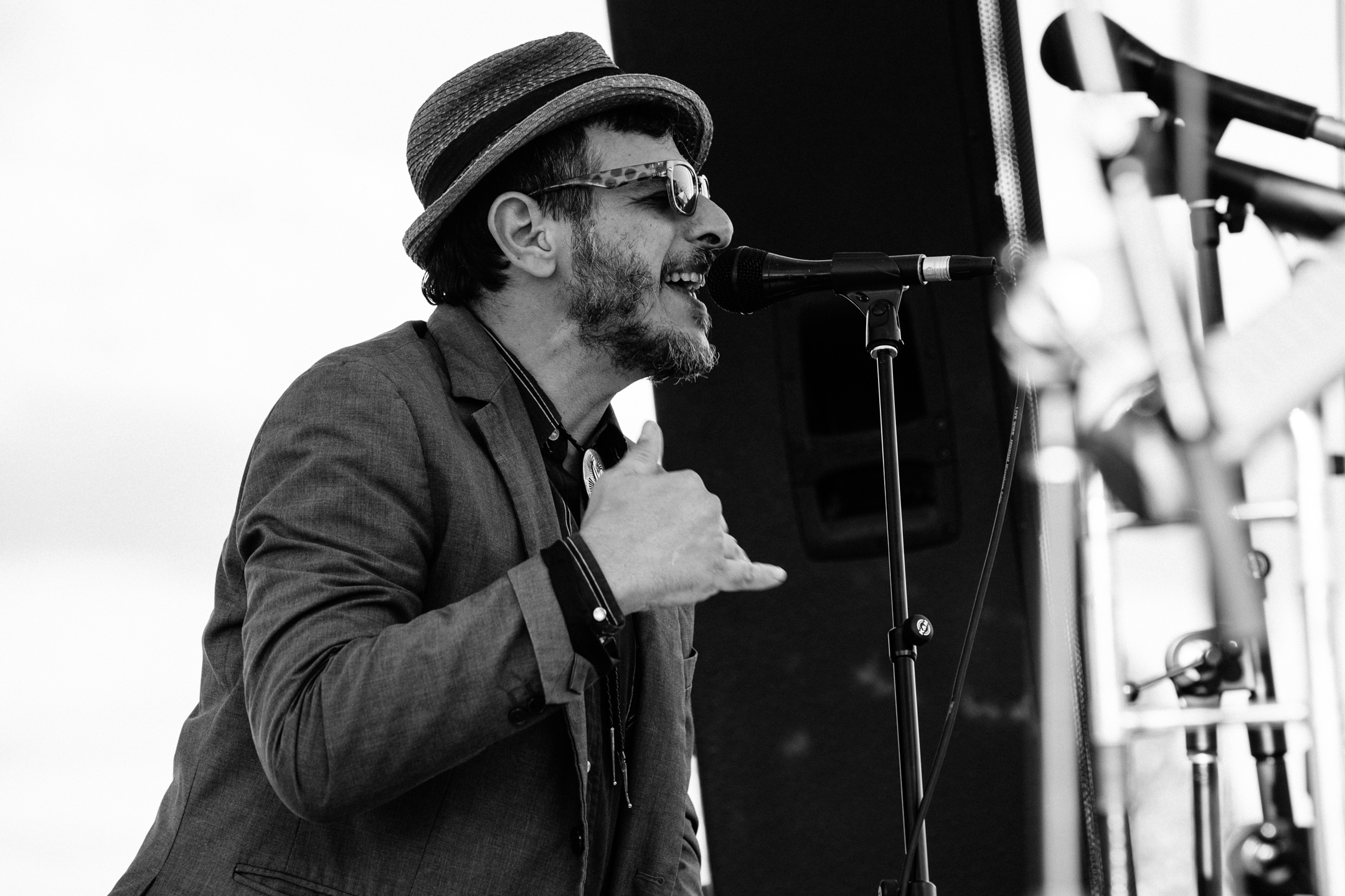 Vic sings during The Slackers' performance
